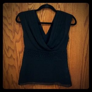 BANANA REPUBLIC BLACK SLEEVELESS BLOUSE